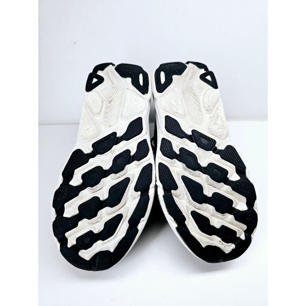 Hoka Women 11 Comfy footwear - Picture 6 of 9